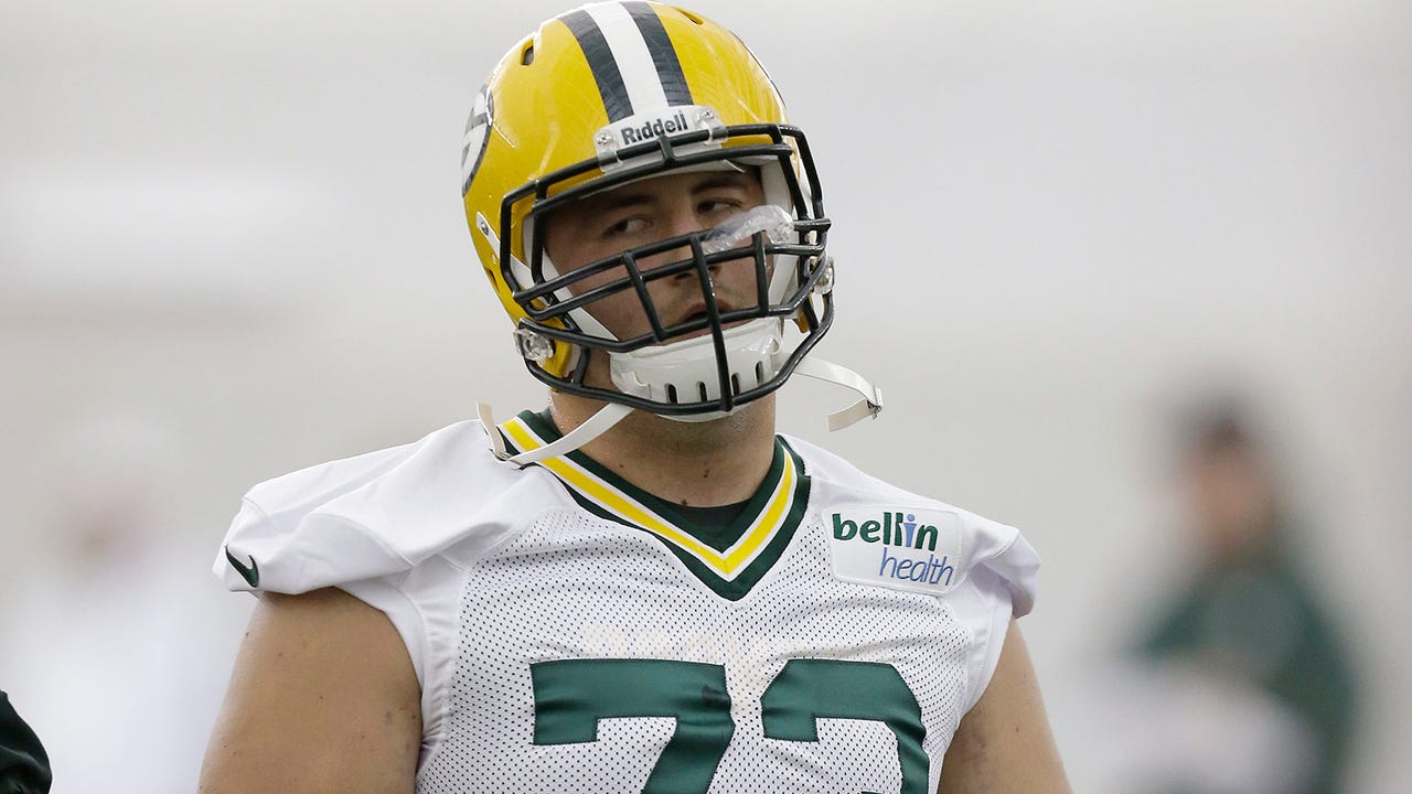 Packers center Tretter improving quickly, gaining Rodgers' trust